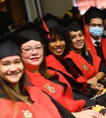 Universidad Cat&oacute;lica de Santo Domingo grad&uacute;a a 549 nuevos profesionales
