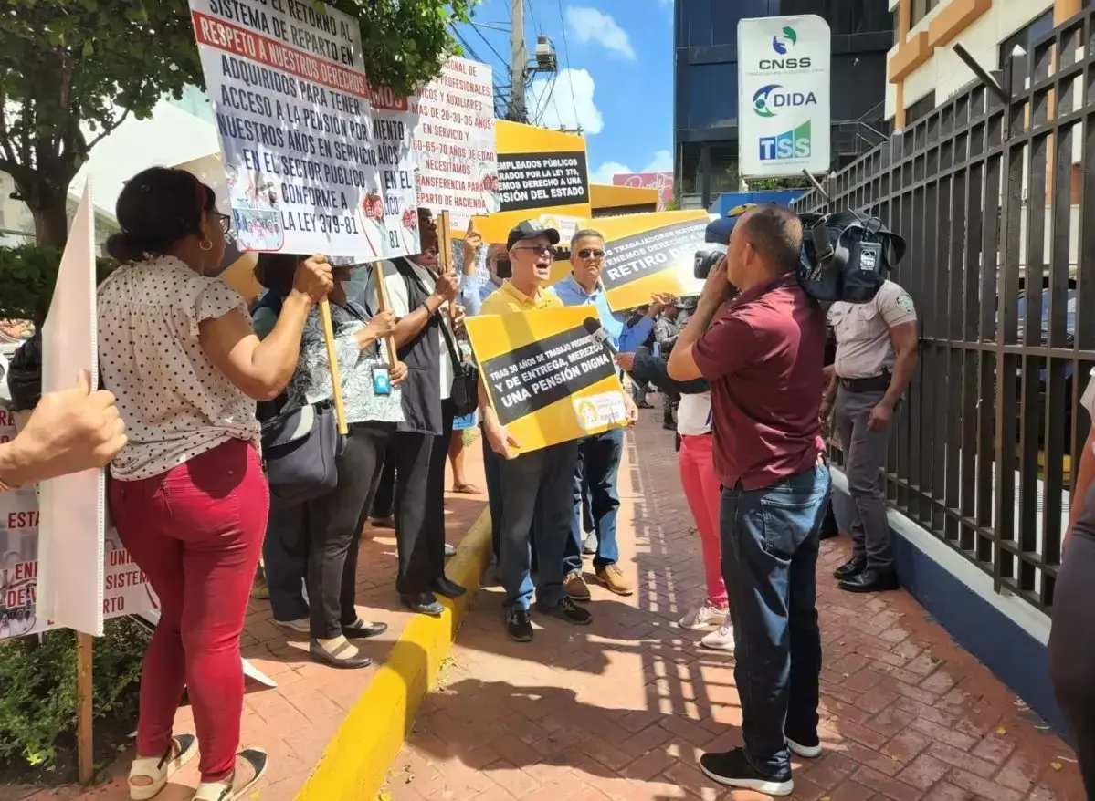 Empleados p&uacute;blicos podr&aacute;n retornar al sistema de reparto