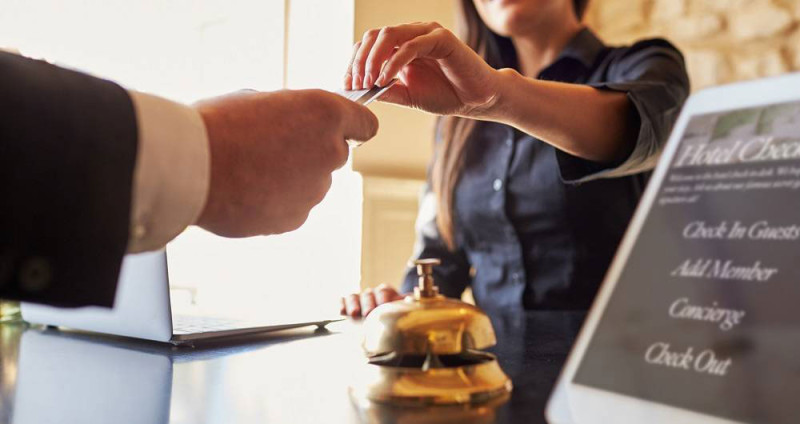 Aumento salarial entre un 20 % y un 49 % al sector tur&iacute;stico
