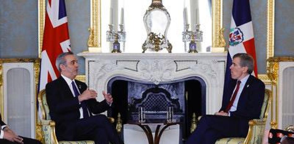 Abinader se re&uacute;ne con David Rutley ministro para las Am&eacute;ricas y el Caribe