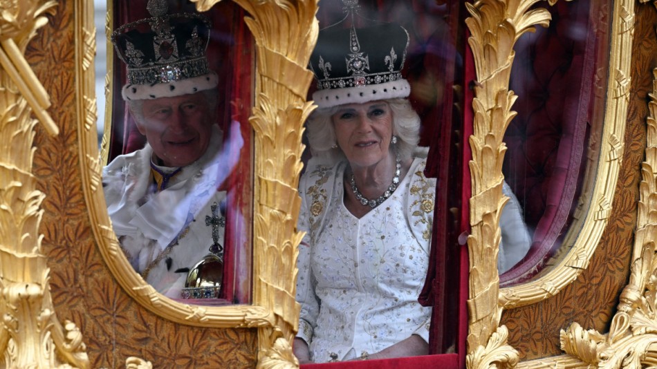 Abinader y Raquel Arbaje salen del Reino Unido tras asistir coronaci&oacute;n de Carlos III