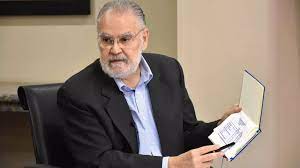 Ministro de Medio Ambiente Miguel Ceara Hatton informa que el periodista ten&iacute;a n&oacute;mina de m&aacute;s de RD$1 mill&oacute;n