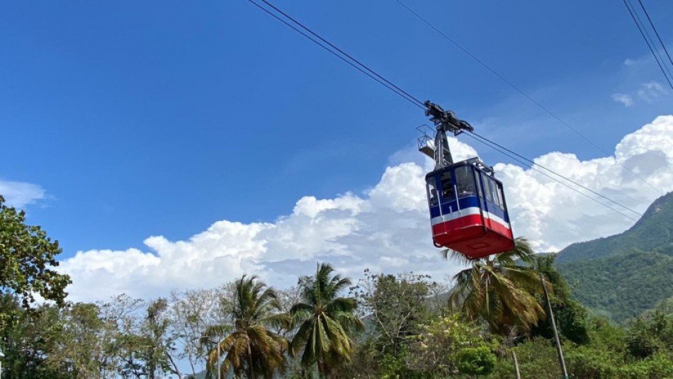 Teleférico de Puerto Plata reanuda operaciones tras detectarse falla en su funcionamiento