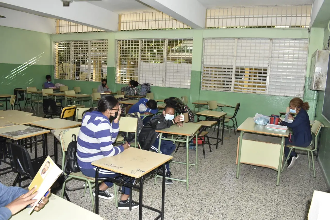 Educaci&oacute;n ha recibido alrededor de 100 denuncias de acoso en escuelas en gesti&oacute;n de &Aacute;ngel Hern&aacute;ndez