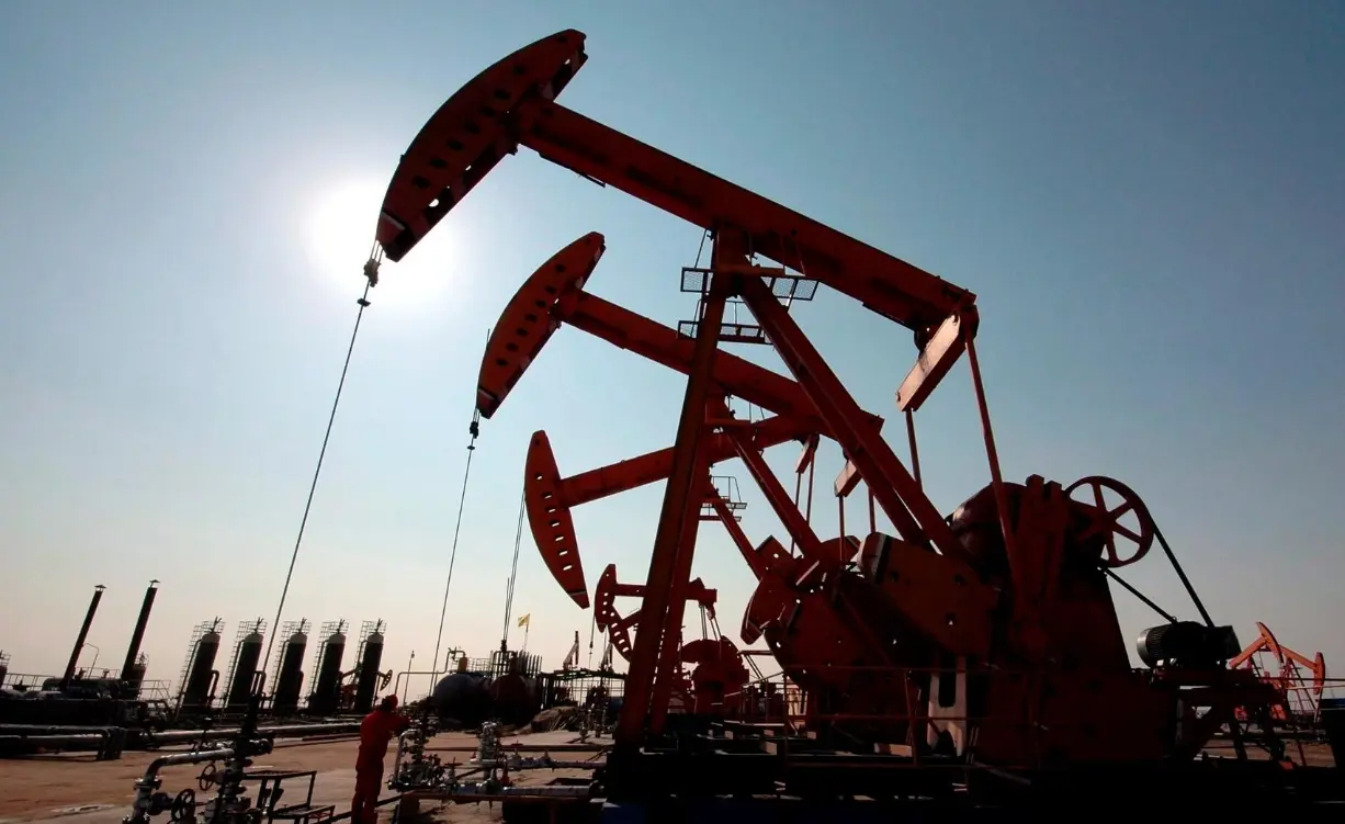 El petr&oacute;leo de Texas mantiene el 0,6% y cierra en 71,99 d&oacute;lares el barril