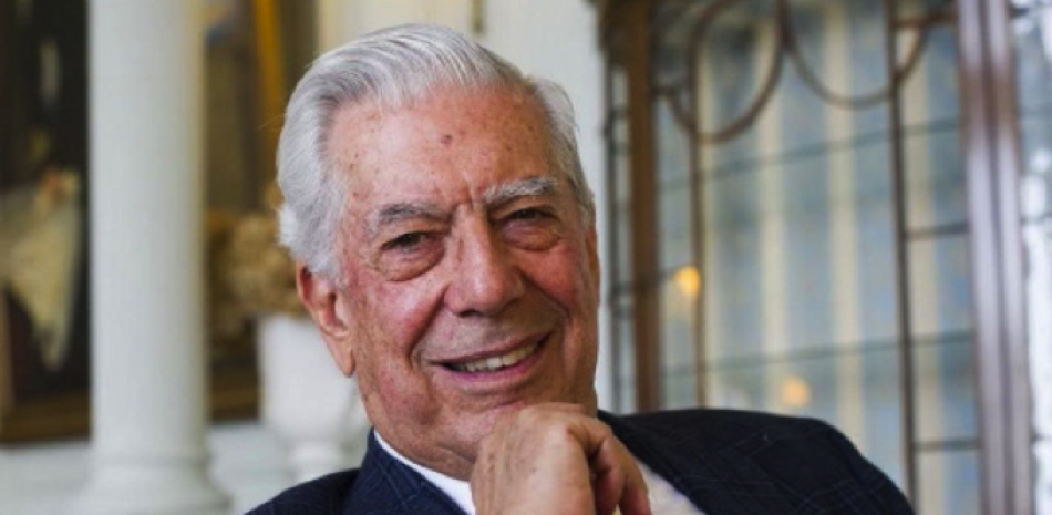 Mario Vargas Llosa Hospitalizado de Urgencia por Covid-19 en Espa&ntilde;a