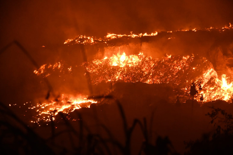 Se trata de un dep&oacute;sito de basura incendio registrado en los alrededores de la Base A&eacute;rea de San Isidro