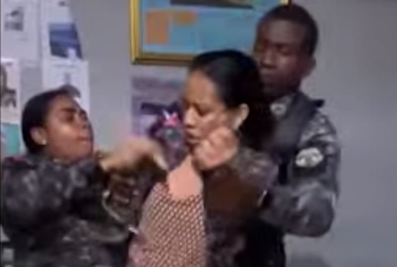 Ministerio p&uacute;blico dispone el arresto de seis polic&iacute;as que agredieron a una fiscal en Hig&uuml;ey
