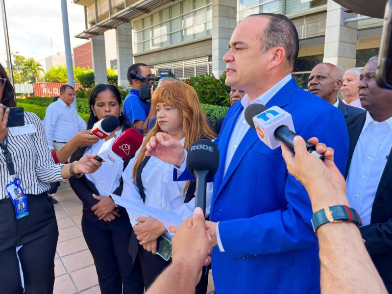 Se querellan contra ministro de Obras P&uacute;blicas por sobrevaluaci&oacute;n autopista San Isidro
