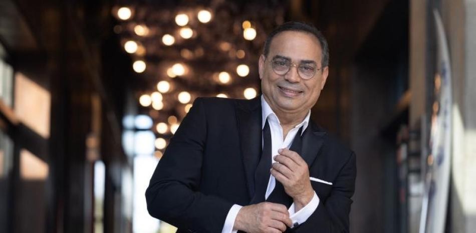 Gilberto Santa Rosa celebra sus 61 a&ntilde;os anunciando fechas de su gira "Aut&eacute;ntico"