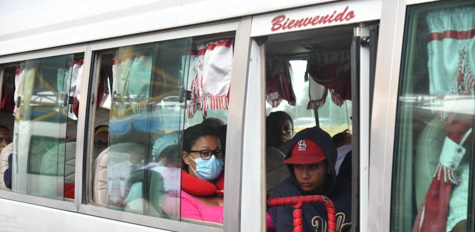 Mayor&iacute;a de los pasajeros del transporte p&uacute;blico en el pa&iacute;s no utilizan la mascarillas