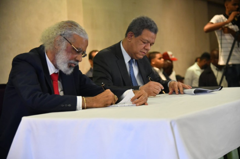 Leonel Fern&aacute;ndez y Juan Hubieres firman pacto de alianza electoral para el 2024