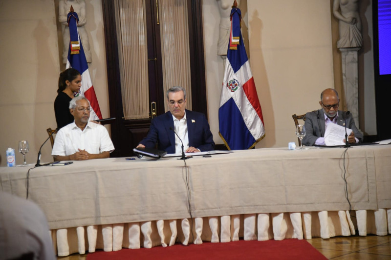 Maestros activos recibir&aacute;n aumento en 2024