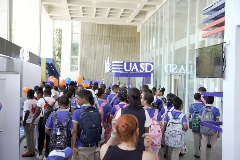 Feria del Libro ofrece un jueves con variadas actividades