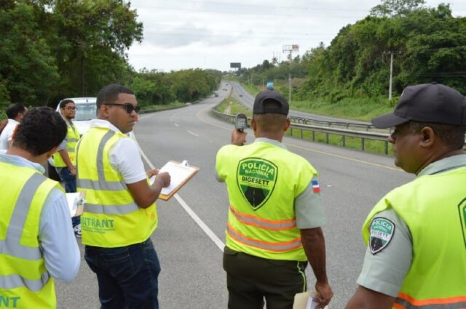 Digesett advierte no "coger&aacute; corte" con infractores de la Ley en Semana Santa