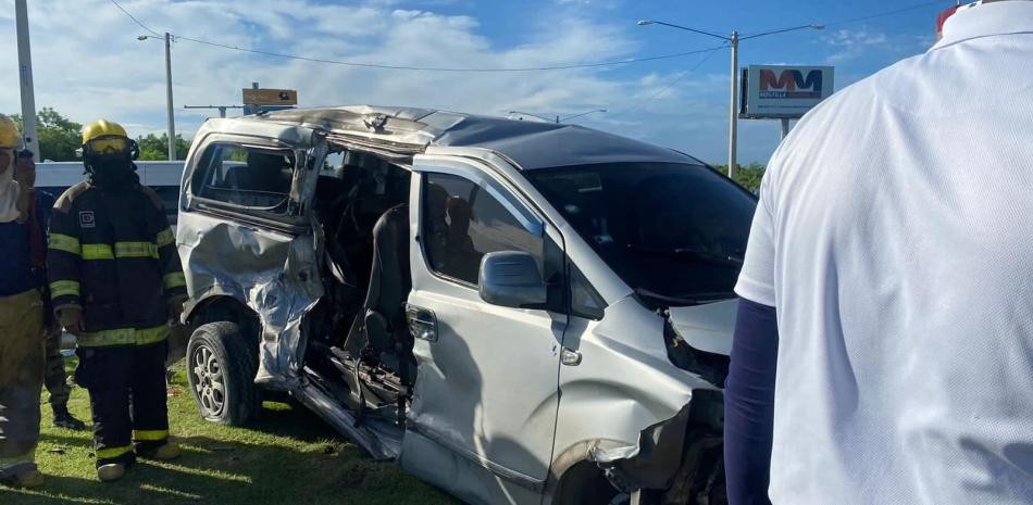 Choque de minib&uacute;s y patana deja un muerto y varios heridos en la Autov&iacute;a del Coral