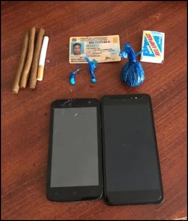 Apresan a dos personas con droga, celulares y motocicleta en Villa V&aacute;squez