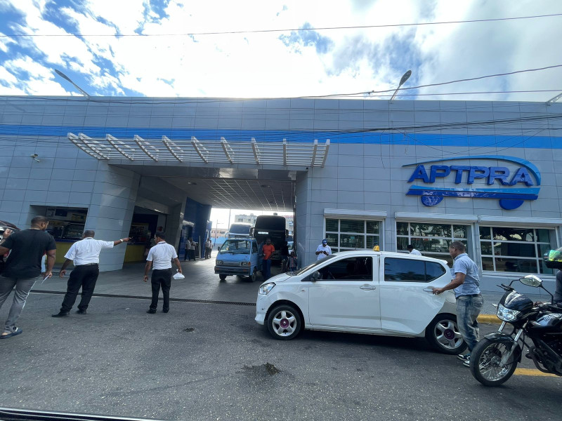Decenas de feligreses salieron temprano para la masa a la virgen de La Altagracia este domingo 