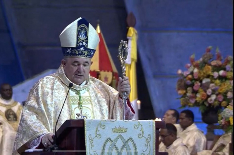 Nuncio apost&oacute;lico invita a orar bajo la mirada de Dios 