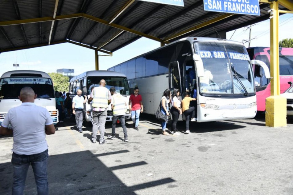 Dominicanos viajan en v&iacute;speras de A&ntilde;o Nuevo