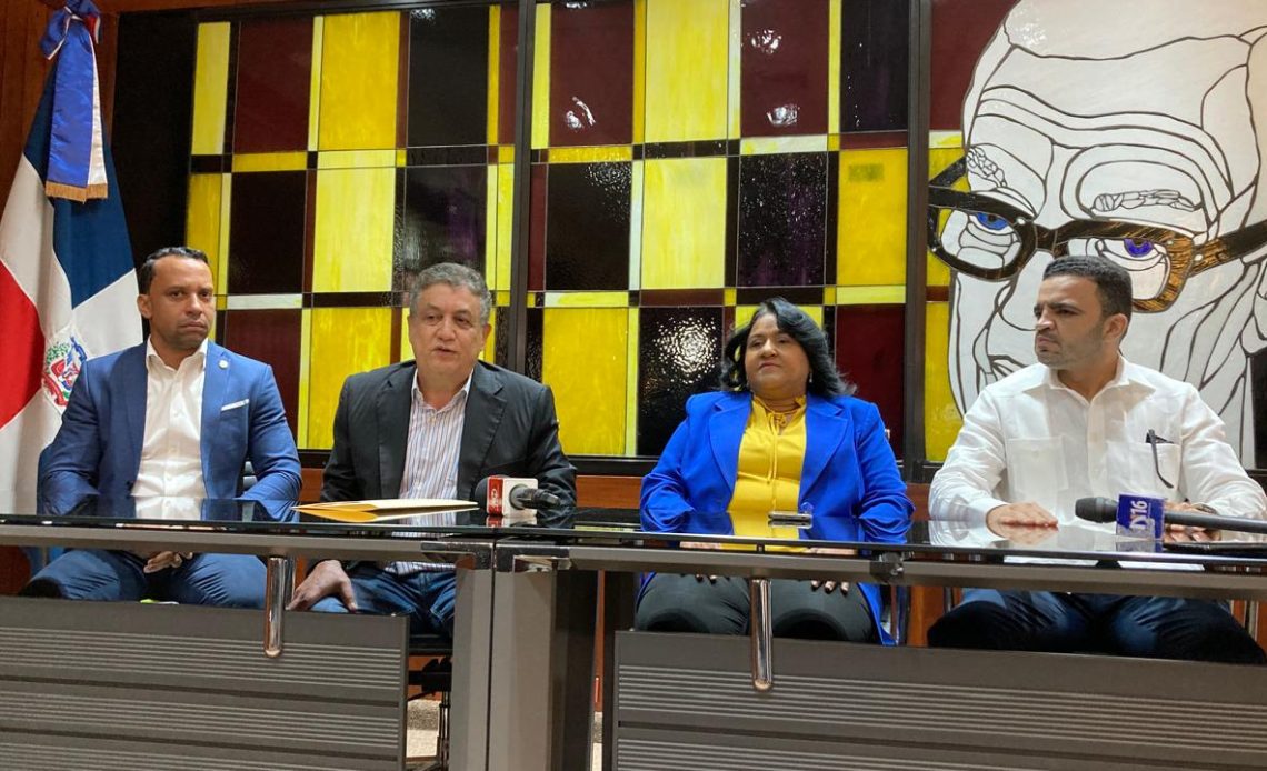 PLD deposita proyecto que busca enmendar ley crea nuevo DNI