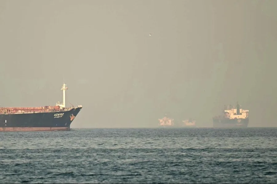 Ir&aacute;n amenaza con cerrar el comercio mar&iacute;timo en el golfo P&eacute;rsico