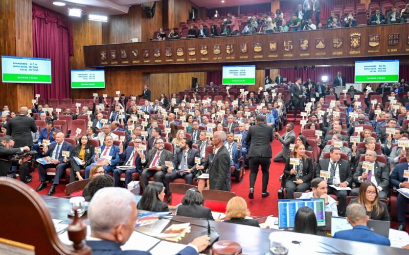 Asamblea Nacional aprueba en segunda lectura la Constituci&oacute;n