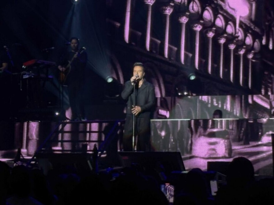 Luis Fonsi celebra 25 a&ntilde;os de carrera con un emotivo concierto en Santo Domingo