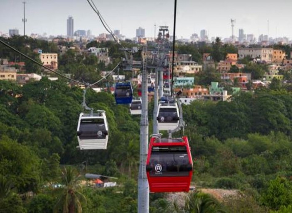 Pasajeros quedan atrapados en cabina del telef&eacute;rico tras una aver&iacute;a