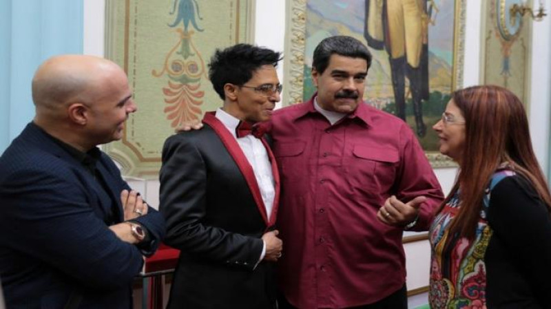 Bonny Cepeda dice presente en juramentaci&oacute;n de Nicol&aacute;s Maduro