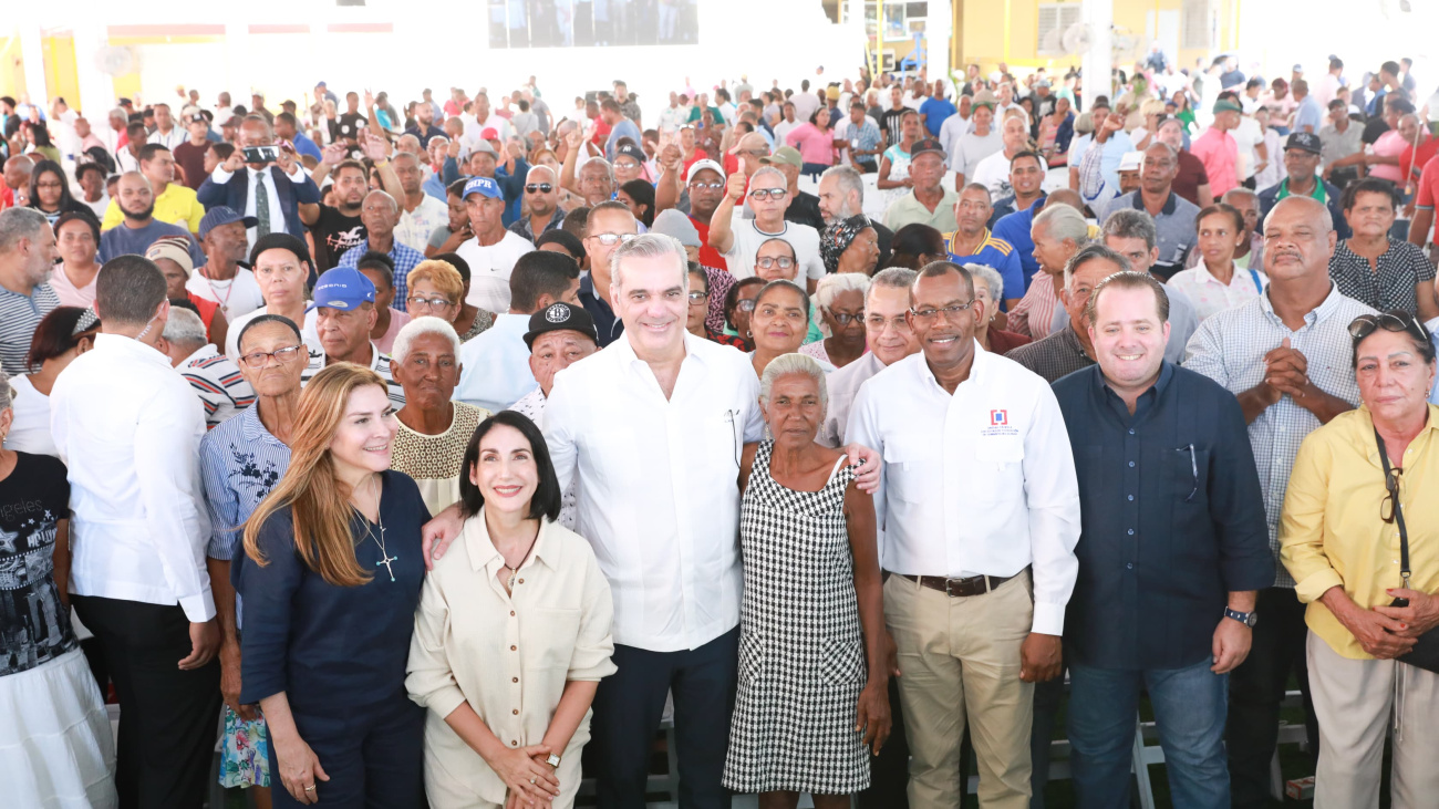 Gobierno lanza proyecto de titulaci&oacute;n