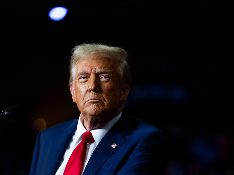 Trump ordena imponer aranceles del 25 % a Colombia por rechazar dos vuelos de deportaci&oacute;n