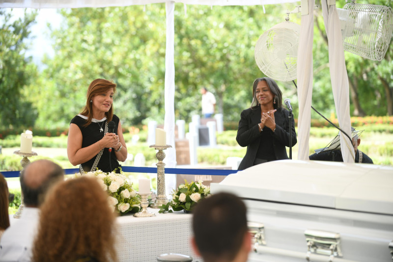 Dan &uacute;ltimo adi&oacute;s a Mar&iacute;a Cristina Camilo