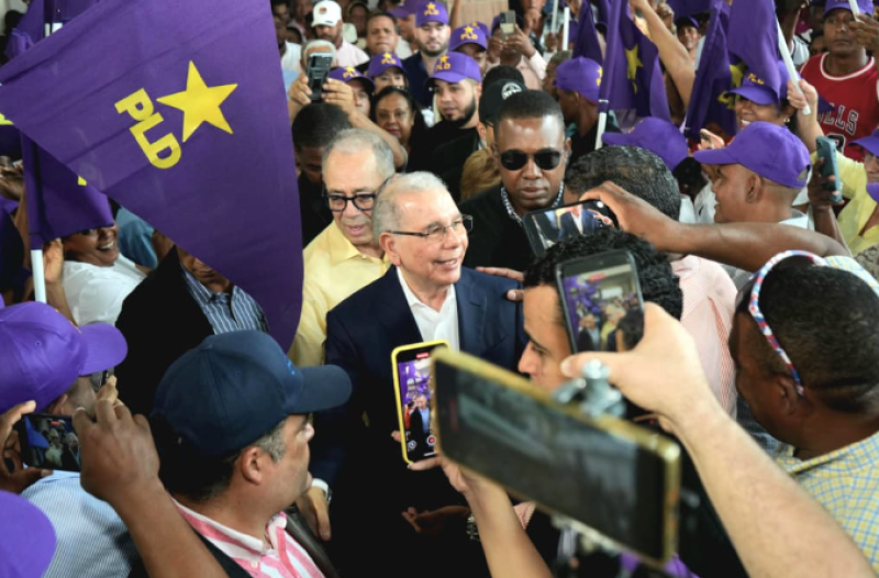 Danilo Medina: lo que dice el Gobierno sobre reducci&oacute;n de pobreza son cifras manipuladas