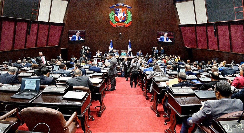 Diputados aprueban pr&eacute;stamo de US$100 millones y el fideicomiso