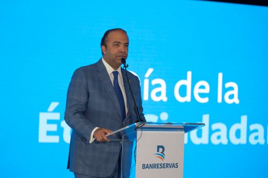 Conferencia de Banreservas sobre desempe&ntilde;o &eacute;tico empresarial