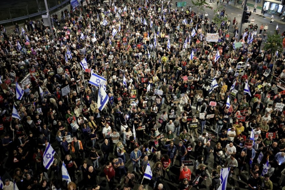 Israel&iacute;es exigen alto el fuego en Gaza y renuncia de Netanyahu