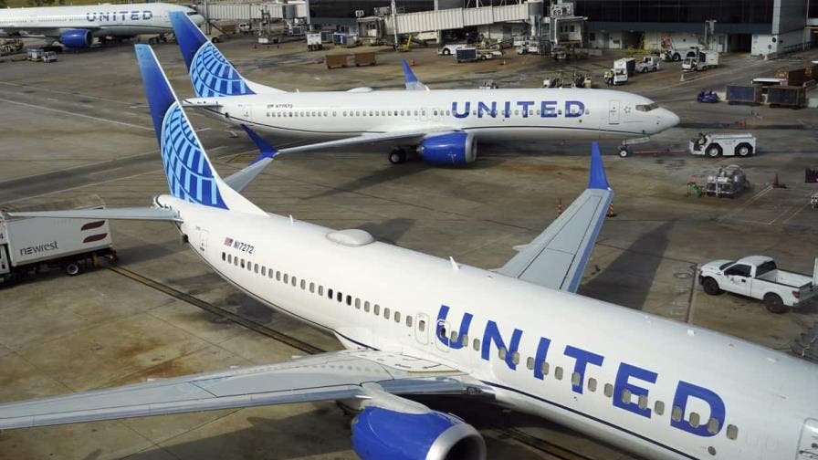 Aterrizaje de emergencia de avi&oacute;n de United en Nueva York deja algunos heridos