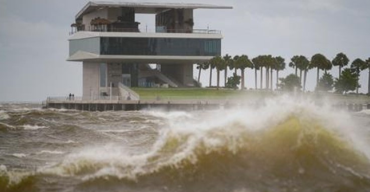 Hurac&aacute;n Helene llega a Florida en categor&iacute;a 4