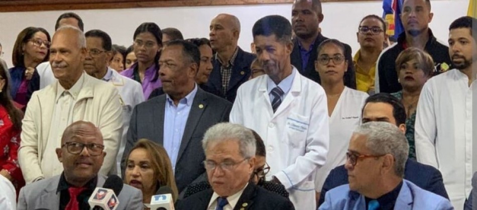 Colegio M&eacute;dico Dominicano anuncia huelga en hospitales desde el martes hasta el viernes 22 de noviembre