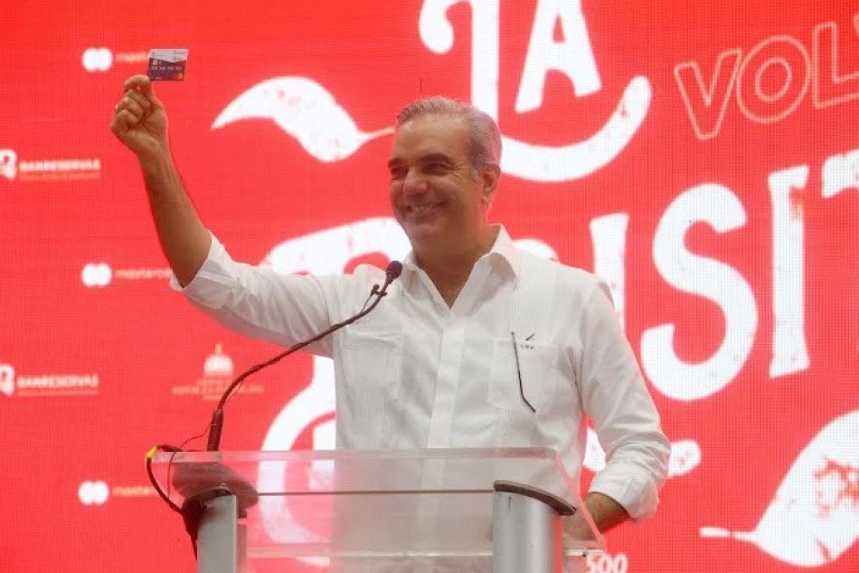 Presidente Abinader proclama &ldquo;Ya lleg&oacute; la Brisita, ya lleg&oacute; la navidad, al iniciar hoy la entrega de 3 millones de bonos navide&ntilde;os