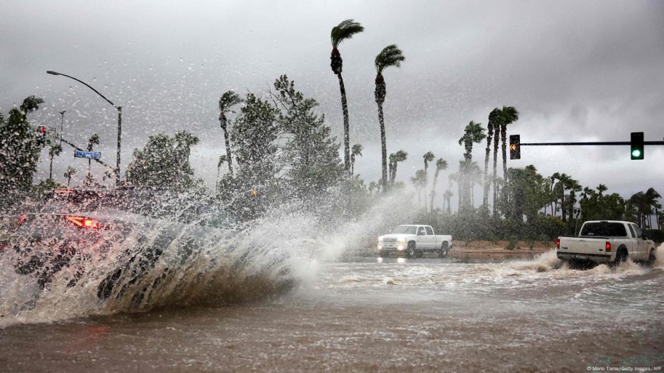 Tormentas amenazan con inundaciones en la costa oeste en EE.UU