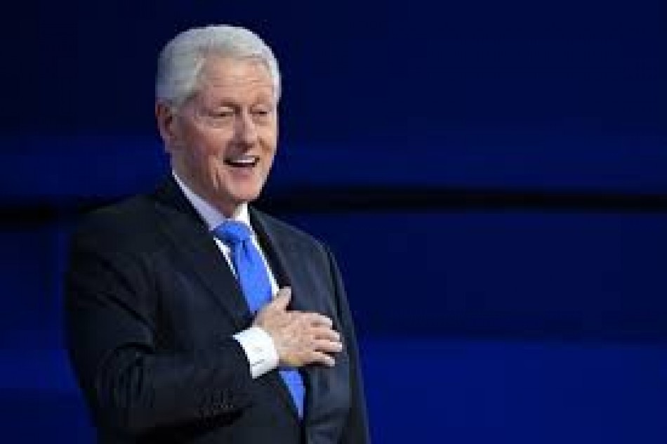 Bill Clinton sale del hospital al que hab&iacute;a sido ingresado por gripe