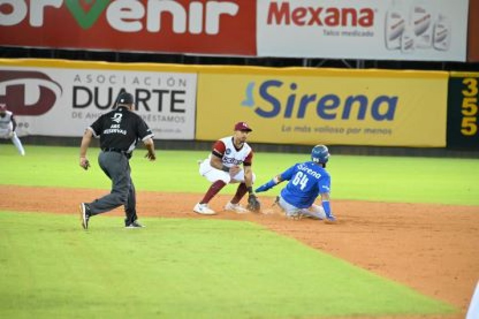 Licey derrota a los Gigantes en EL torneo de b&eacute;isbol profesional 
