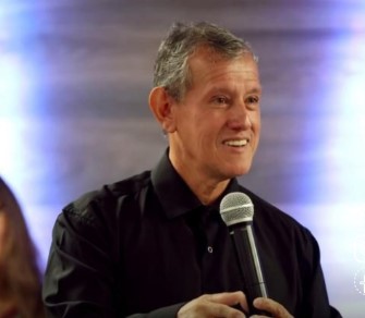 Detienen a pastor evang&eacute;lico por grabar a mujeres migrantes en el ba&ntilde;o 