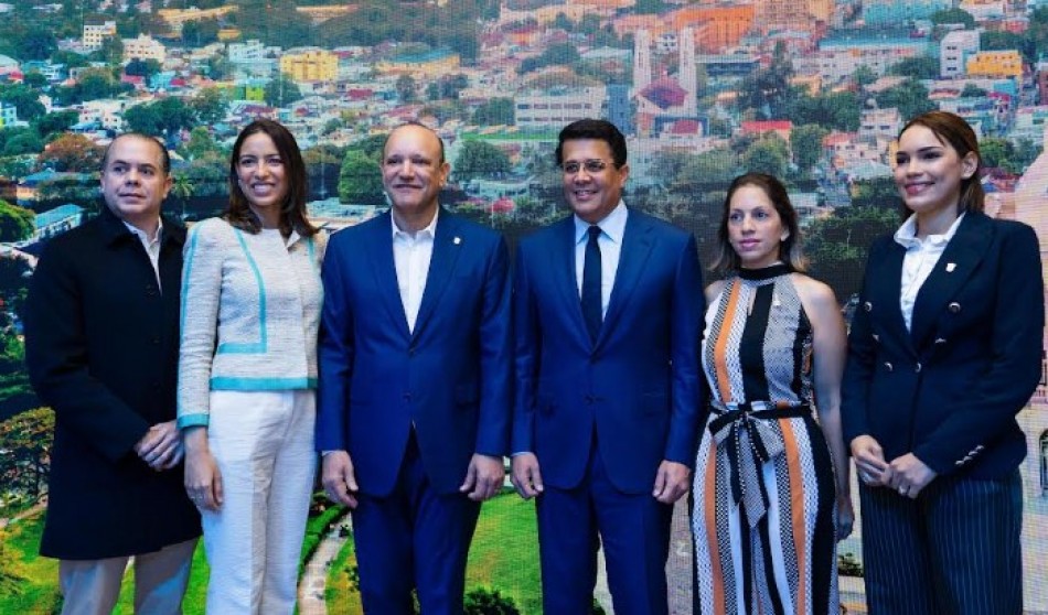 Presentan la Marca Ciudad Santiago en el marco de FITUR 2025