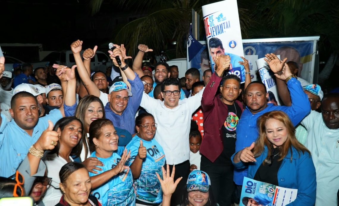 Dirigentes de la Fuerza del Pueblo y PLD pasan a formar parte del equipo pol&iacute;tico de D&iacute;o Astacio