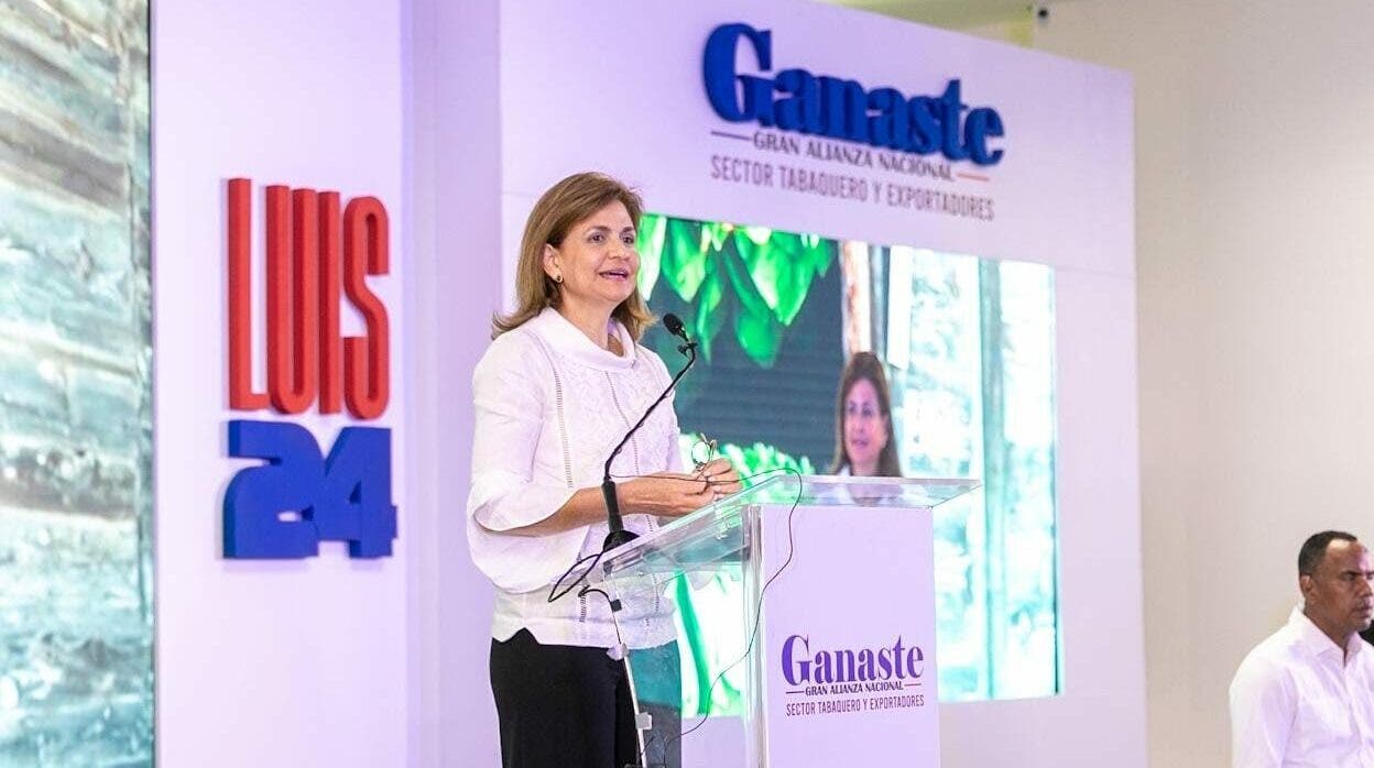 Raquel Pe&ntilde;a reafirma su compromiso y amor por el sector tabaquero en Santiago
