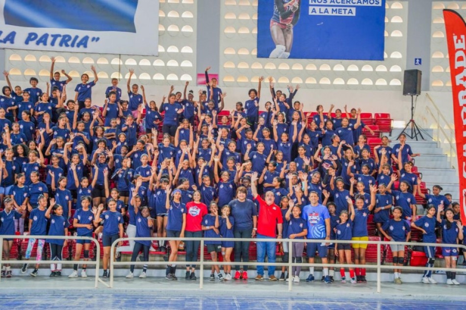Mas de 2 mil jovencitas participan proyecto &laquo;Una Reina del Caribe&raquo;