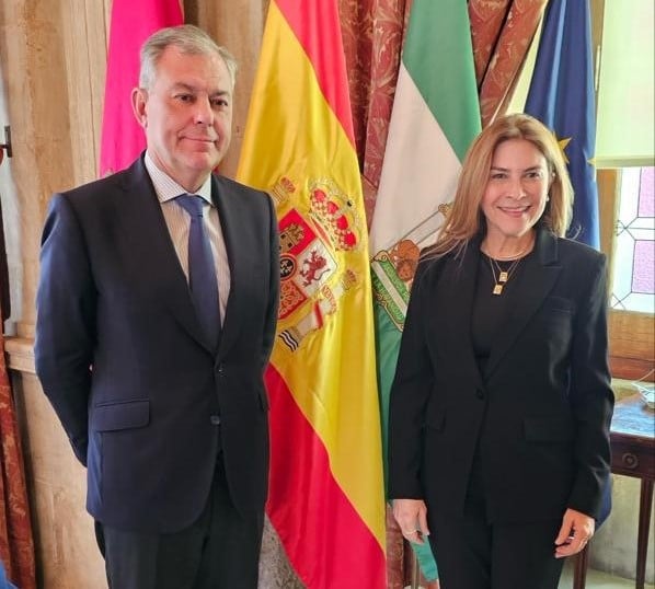 Carolina Mej&iacute;a viaja a Europa para fortalecer lazos internacionales y promover el desarrollo local